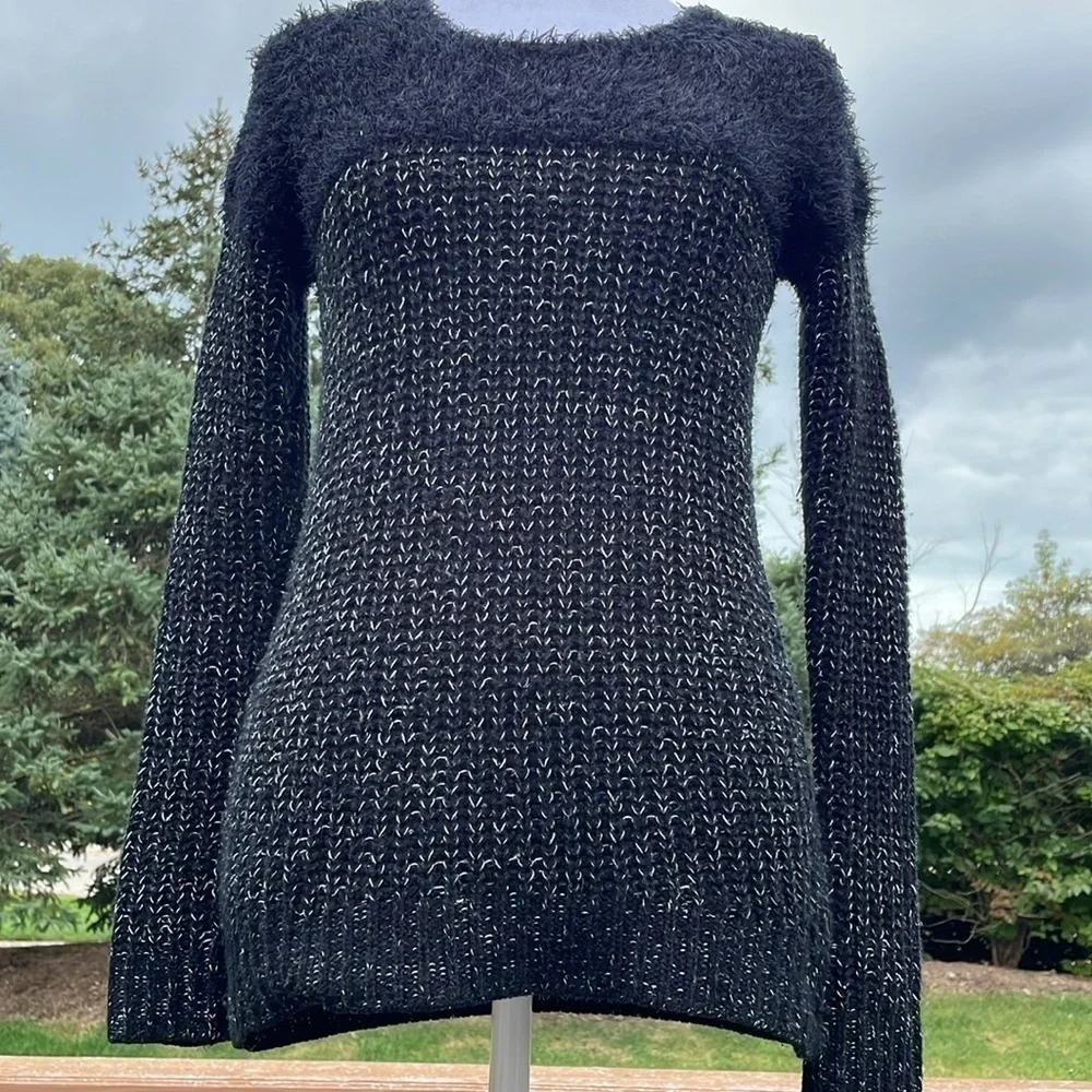 Context Lord & Taylor Fuzzy Sweater Pullover XS, Black & White, GC, - Picture 3 of 16